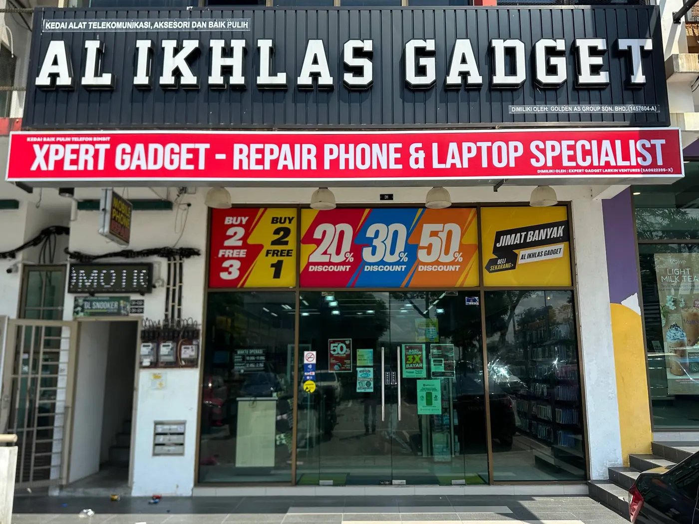 Muka kedai Xpert Gadget Larkin di Pusat Dagangan Larkin Jaya, Johor Bahru